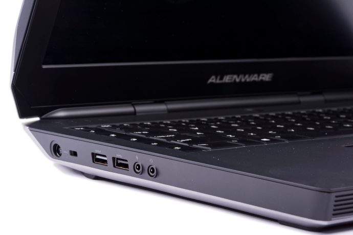 Dell Alienware 17 R2 - Anschlüsse