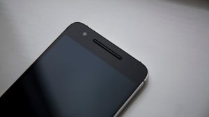 Nexus 6P 리뷰: 전면 스피커는 손으로 가릴 가능성이 적다는 것을 의미합니다.